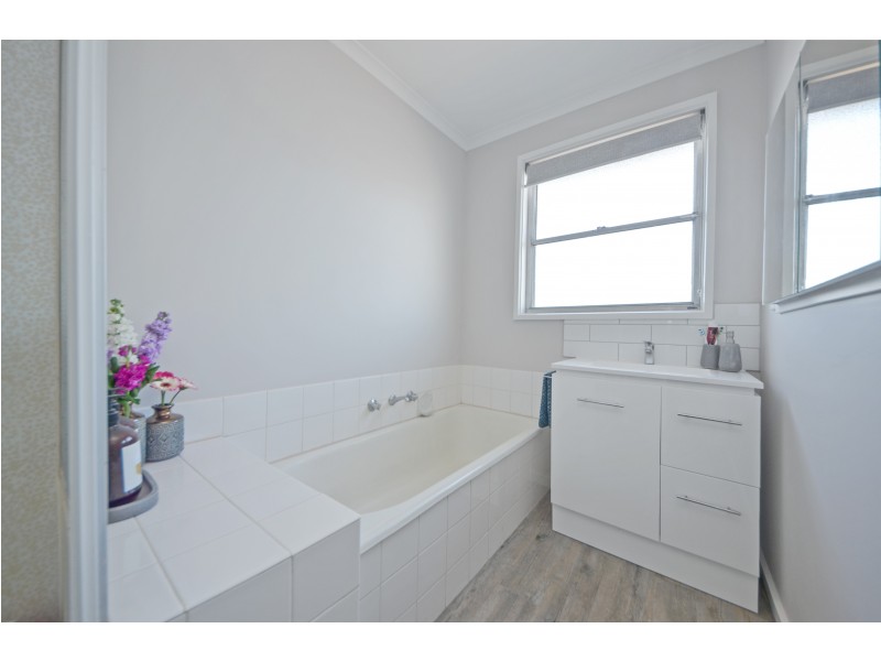 41 Waratah Crescent, Portland VIC 3305