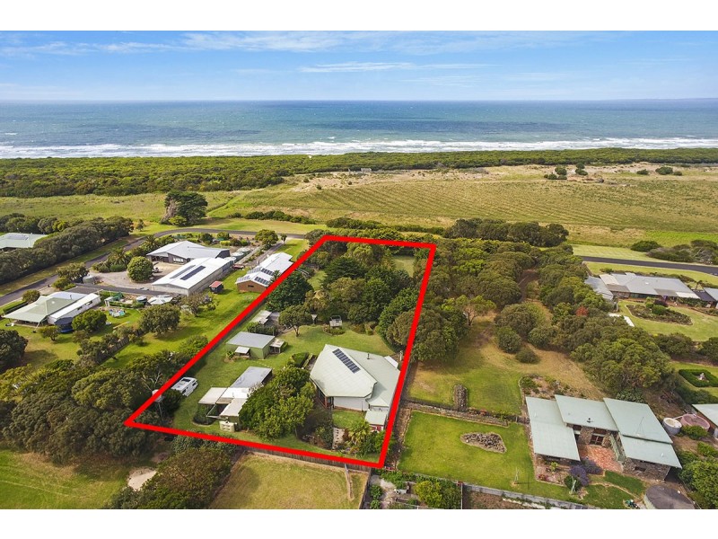 6 The Esplanade, Narrawong VIC 3285