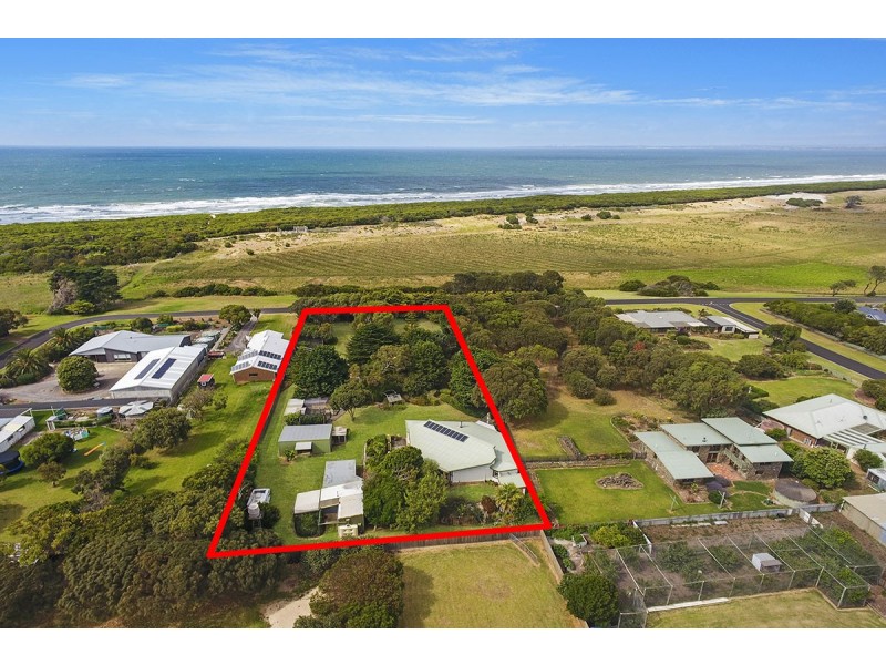 6 The Esplanade, Narrawong VIC 3285