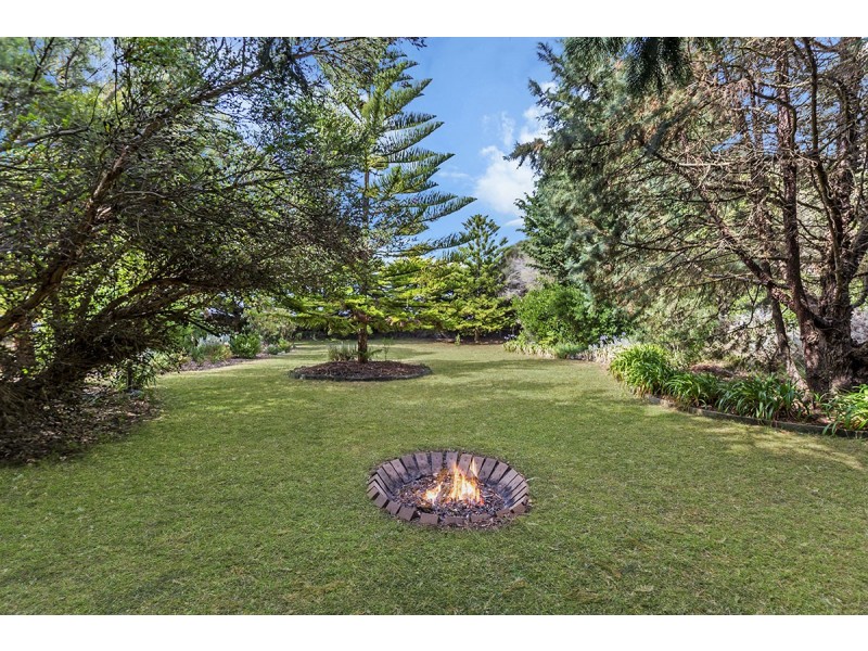 6 The Esplanade, Narrawong VIC 3285