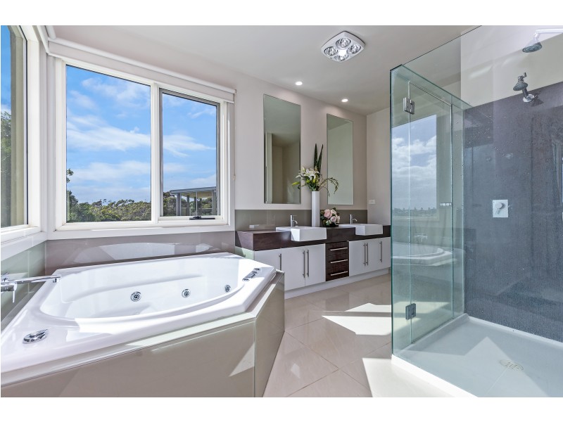 8 Laguna Court, Portland VIC 3305