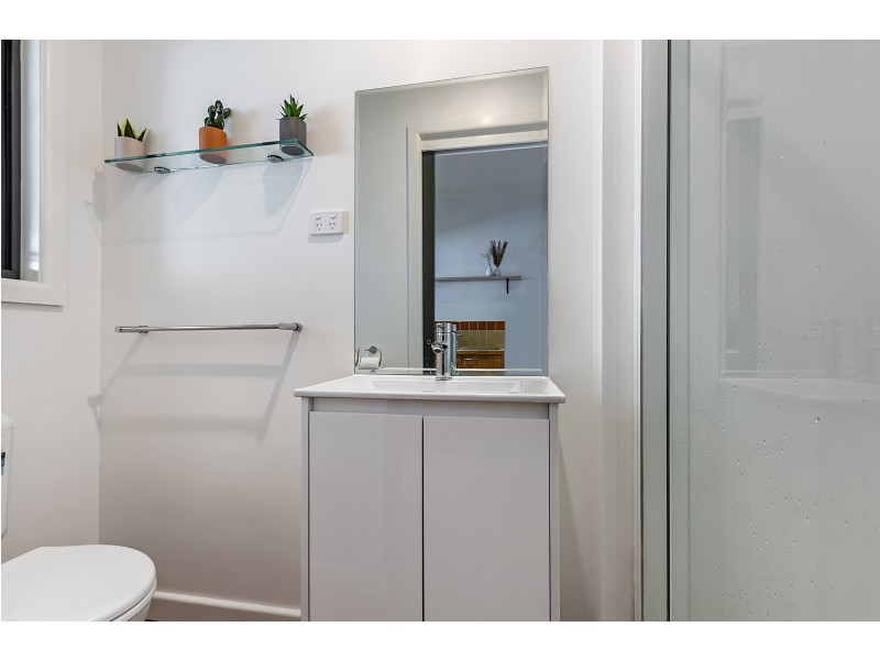 8 Calvert Street, Portland VIC 3305