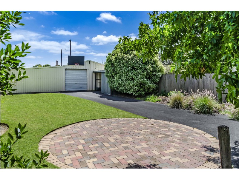 8 Calvert Street, Portland VIC 3305