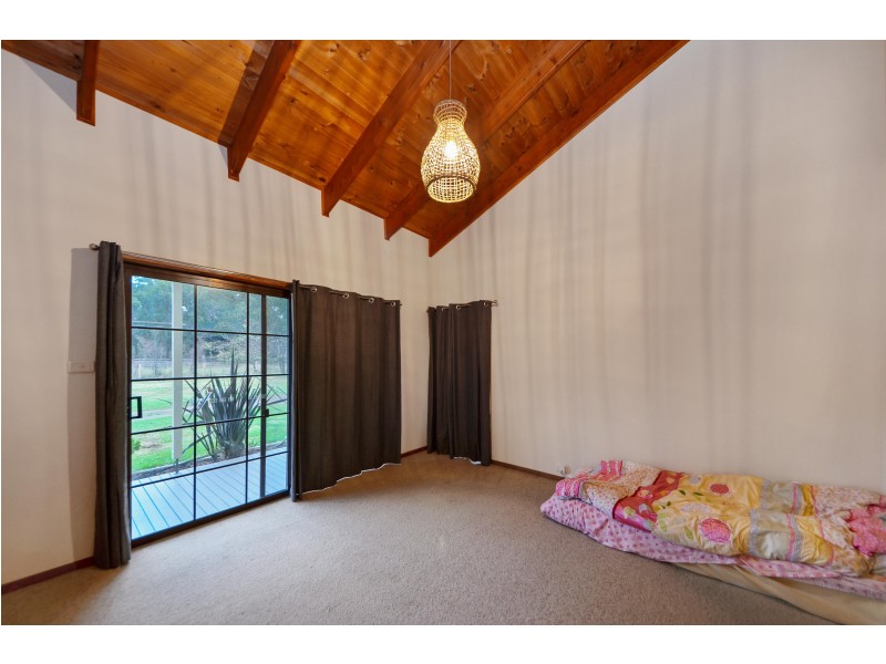 90 Pedrazzies Road, Gorae VIC 3305