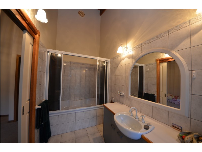 90 Pedrazzies Road, Gorae VIC 3305