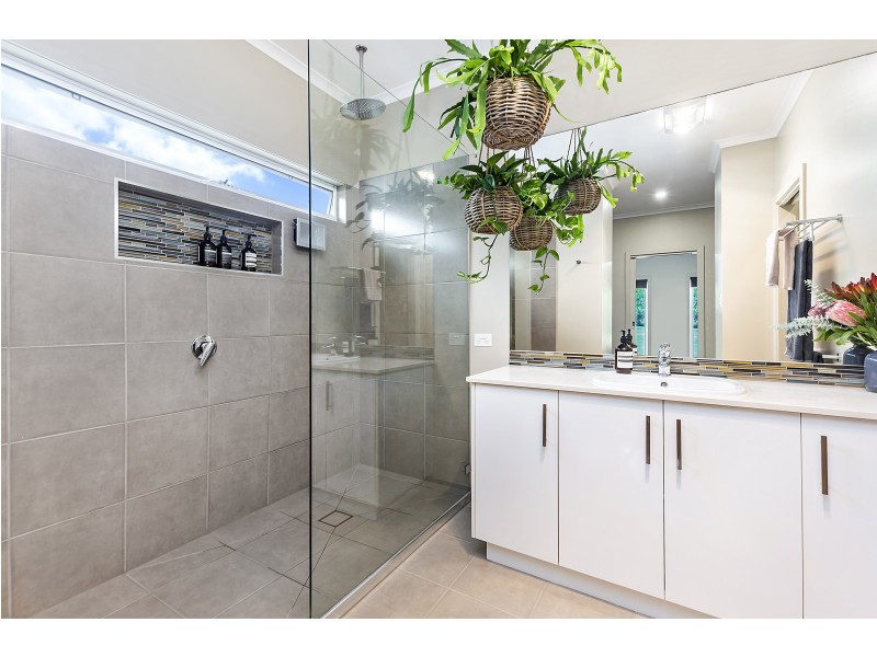 15 Wilkens Lane, Portland VIC 3305