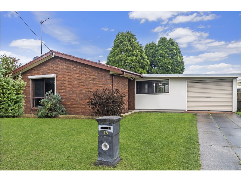 18 Karinya Crescent, Portland VIC 3305