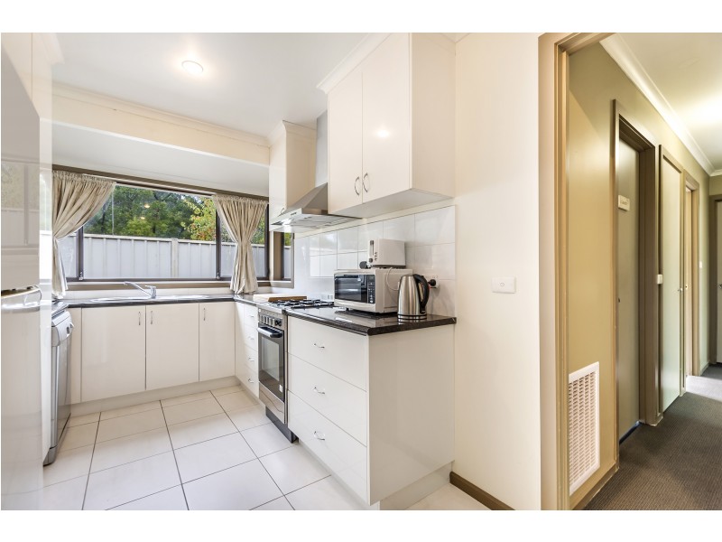 18 Karinya Crescent, Portland VIC 3305