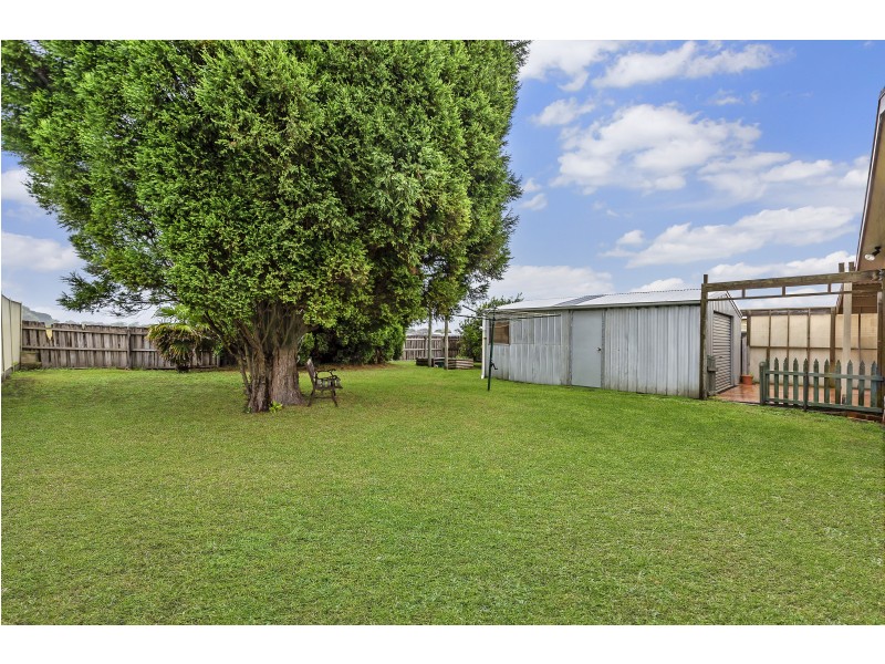 18 Karinya Crescent, Portland VIC 3305