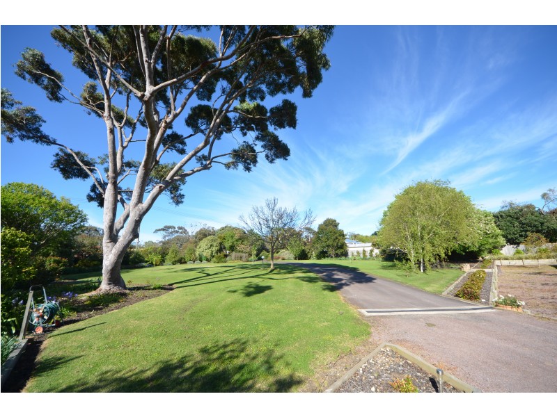 20 Burvilles Road, Portland VIC 3305