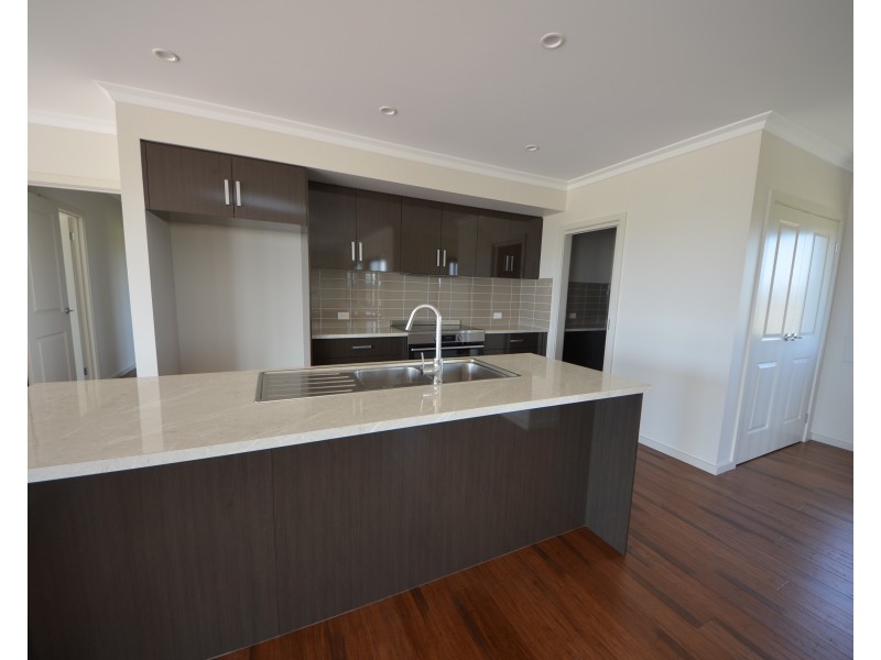 24 Ocean View Drive East, Narrawong VIC 3285