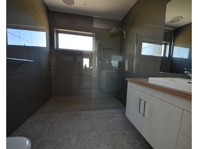 24 Ocean View Drive East, Narrawong VIC 3285