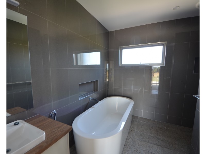 24 Ocean View Drive East, Narrawong VIC 3285