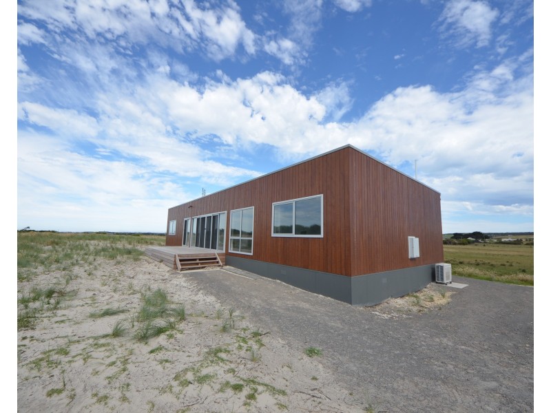 24 Ocean View Drive East, Narrawong VIC 3285