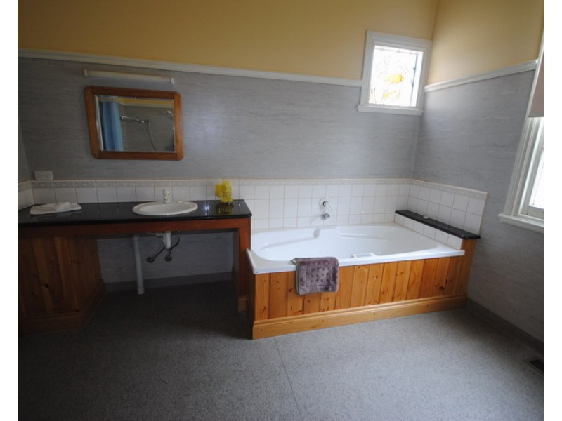 39 Henty Street, Portland VIC 3305