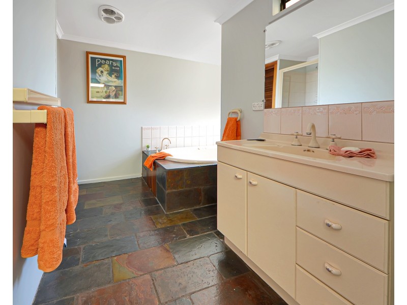 9 Adams Street, Portland VIC 3305