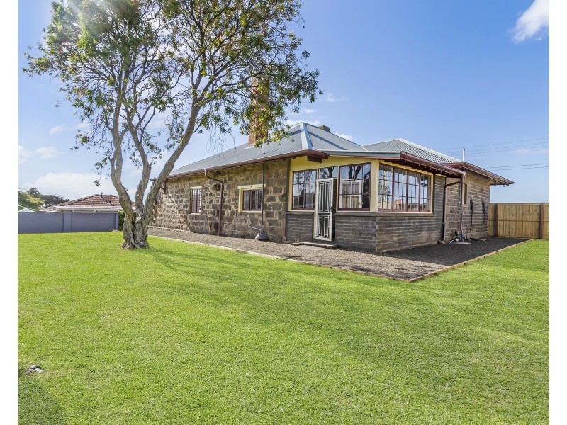 16 Fern Street, Portland VIC 3305