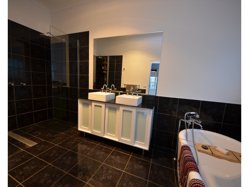 94 Wellington Road, Portland VIC 3305