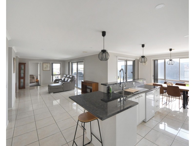 11 Madeira Close, Portland VIC 3305