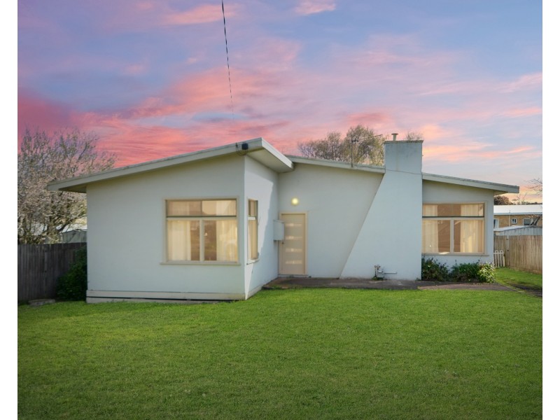 6 Valmai Avenue, Portland VIC 3305