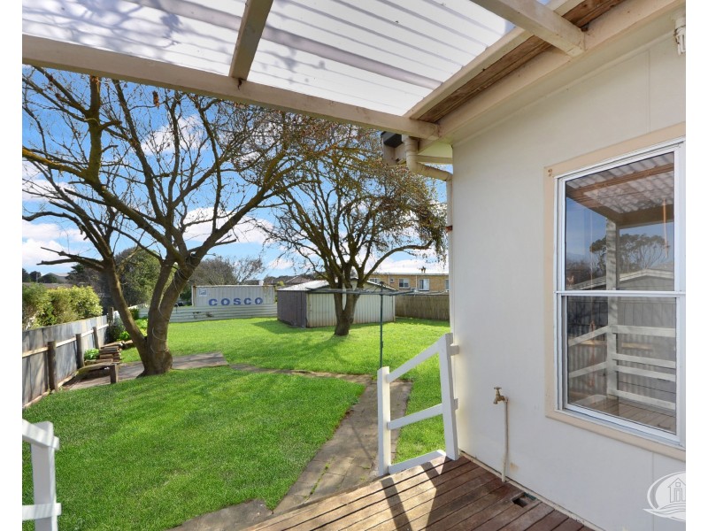 6 Valmai Avenue, Portland VIC 3305