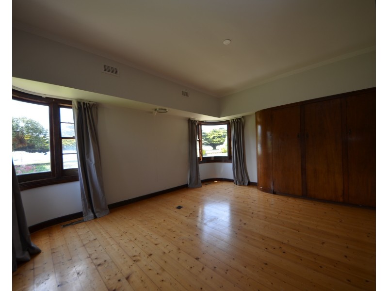 255 Hanlon Parade, Portland VIC 3305