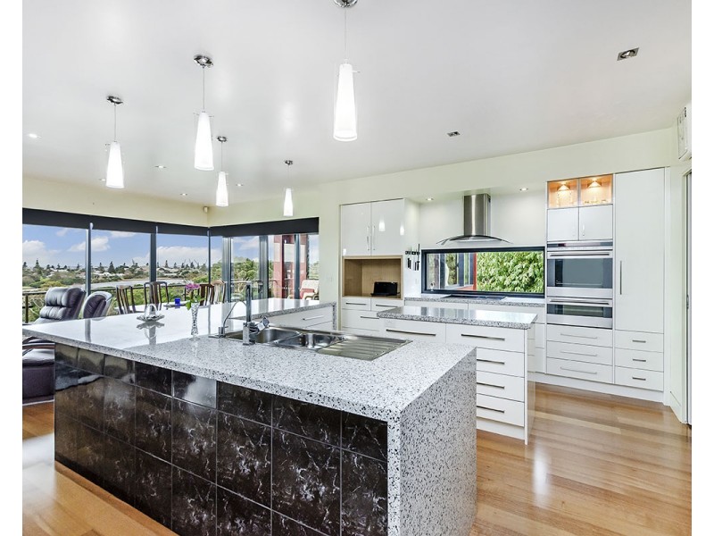 1 Laguna Court, Portland VIC 3305