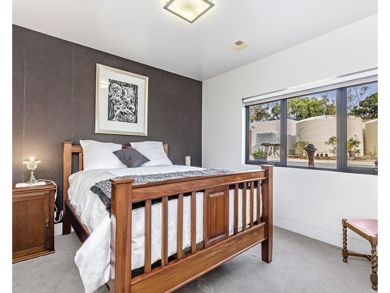 1 Laguna Court, Portland VIC 3305