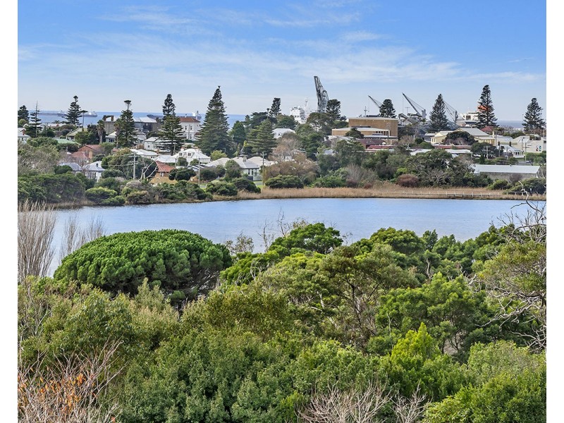 1 Laguna Court, Portland VIC 3305