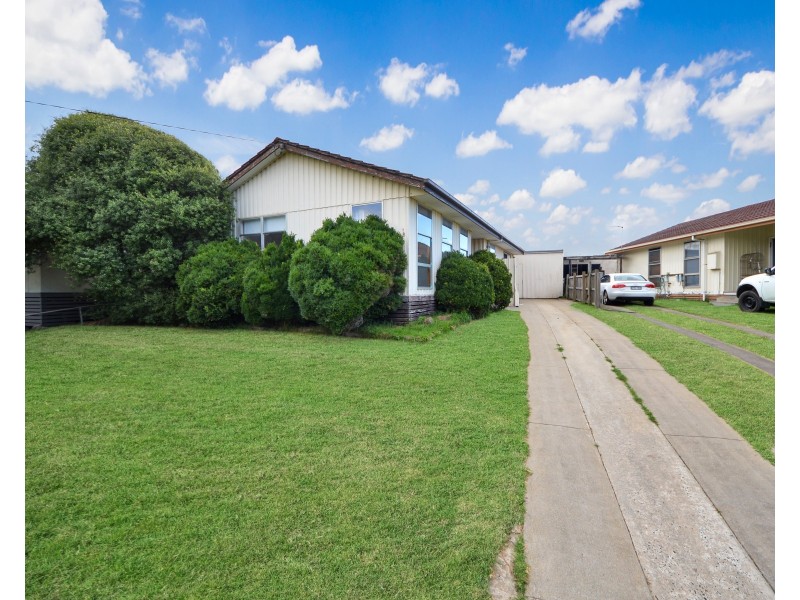 18 Banyan Crescent, Portland VIC 3305