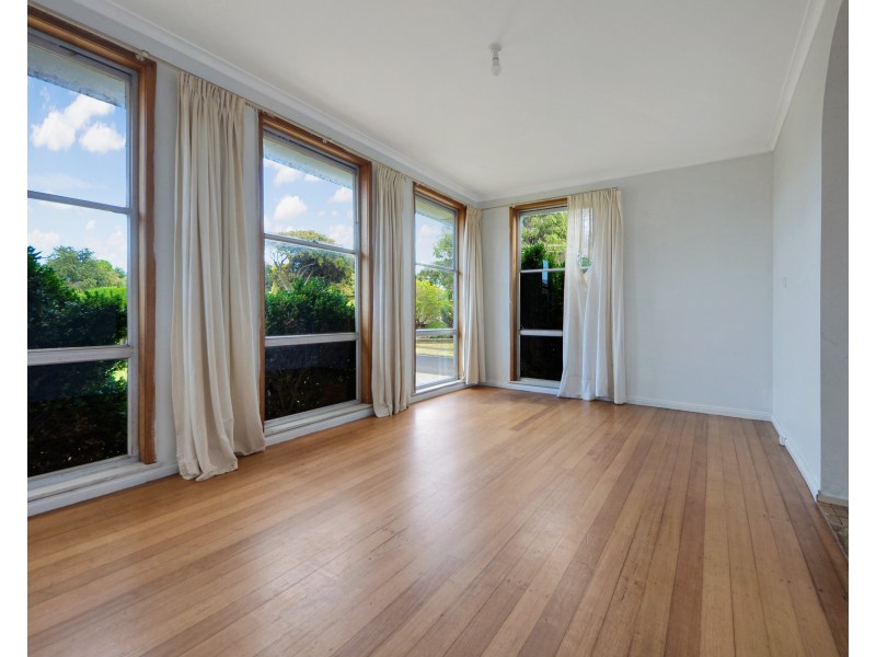 18 Banyan Crescent, Portland VIC 3305