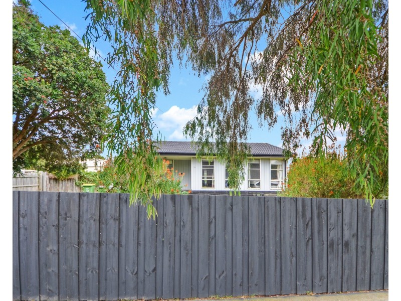 19 Banyan Crescent, Portland VIC 3305