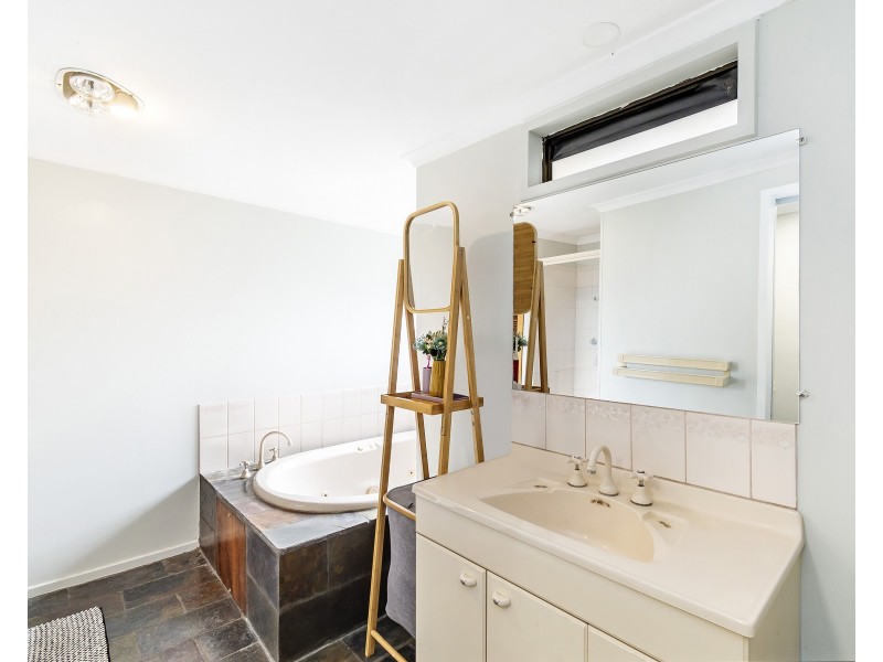 9 Adams Street, Portland VIC 3305