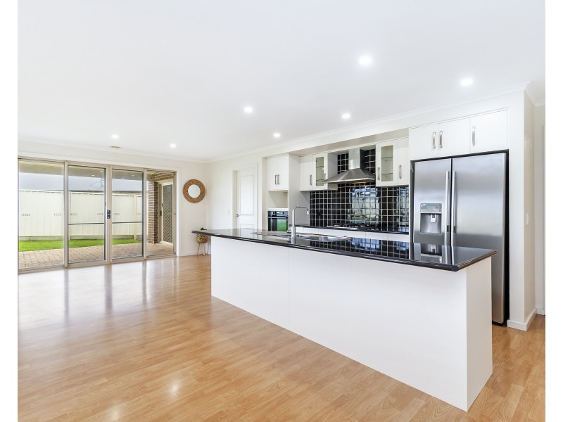 31 Madeira Close, Portland VIC 3305