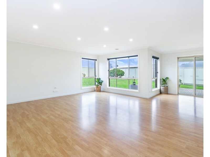 31 Madeira Close, Portland VIC 3305