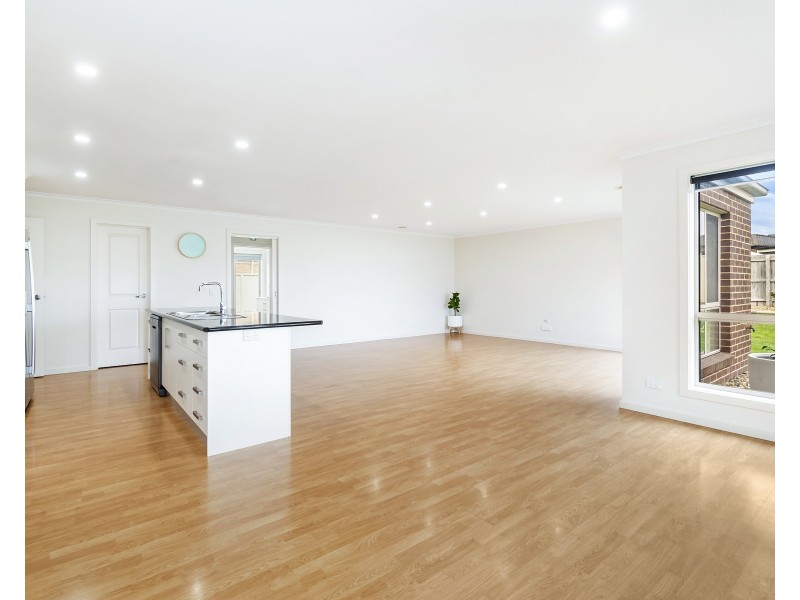 31 Madeira Close, Portland VIC 3305