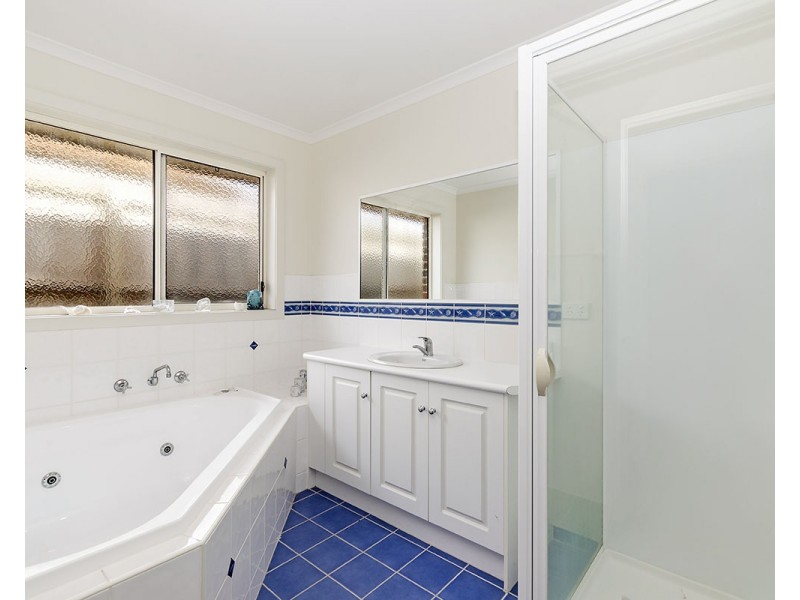 8 Donegal Court, Portland VIC 3305