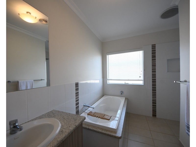 15 Atlantis Avenue, Portland VIC 3305