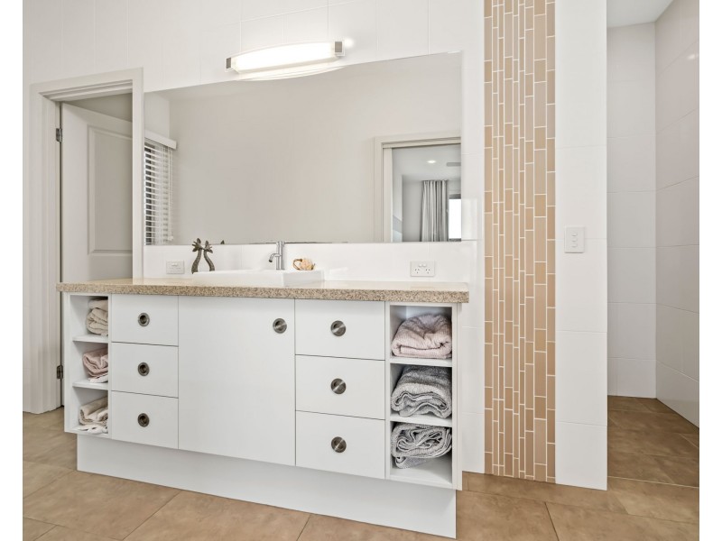 2 Laguna Court, Portland VIC 3305