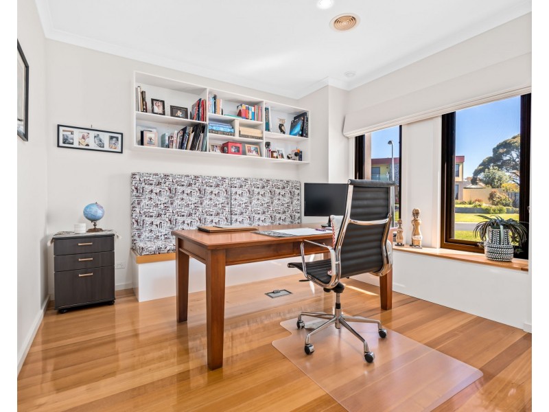 2 Laguna Court, Portland VIC 3305