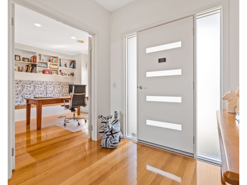 2 Laguna Court, Portland VIC 3305