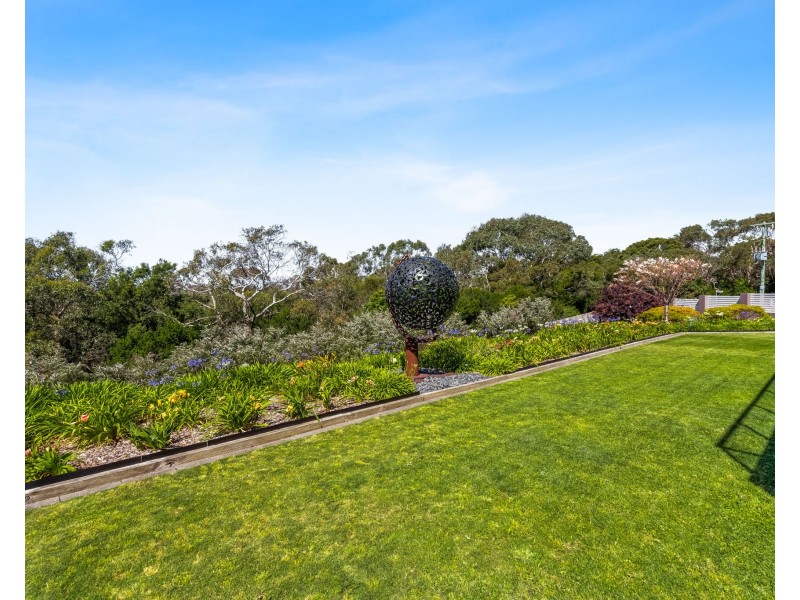 2 Laguna Court, Portland VIC 3305