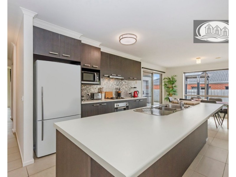 2 Madeira Close, Portland VIC 3305