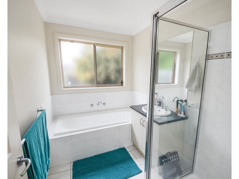 2/7 Shevill Court, Portland VIC 3305