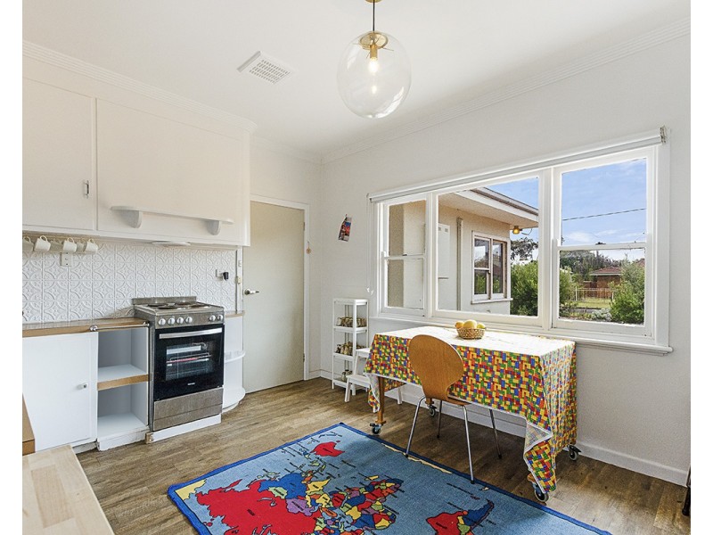 33 Waterford Avenue, Portland VIC 3305