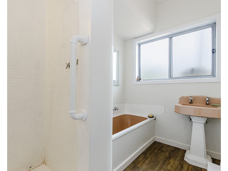 33 Waterford Avenue, Portland VIC 3305