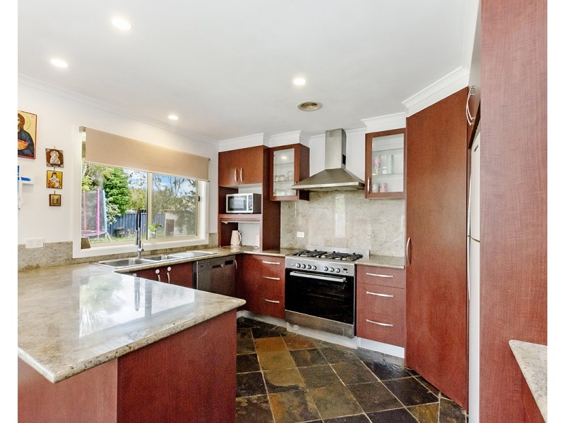 35 Waterford Avenue, Portland VIC 3305