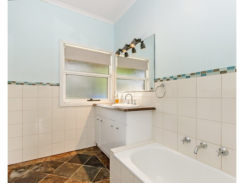35 Waterford Avenue, Portland VIC 3305