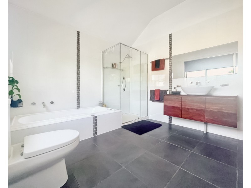 8729 Princes Highway, Portland VIC 3305