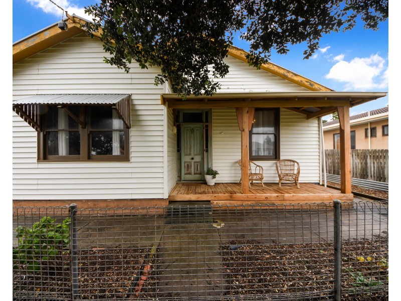 16 Blair Street, Portland VIC 3305